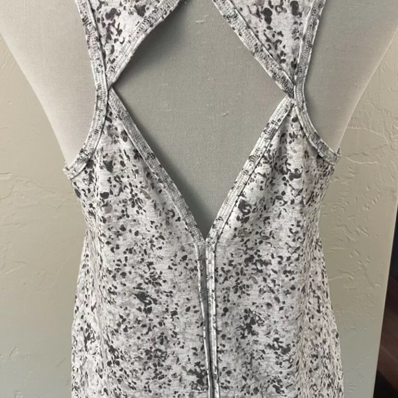 Athleta breezy tank - Picture 4 of 5